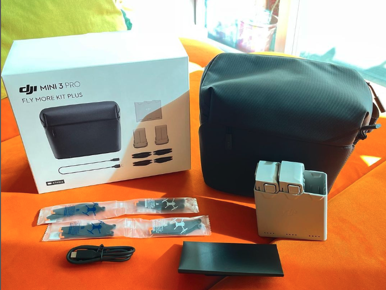 DJI Mini 3 Pro + Fly More せせこましい Kit Plus 箱、他